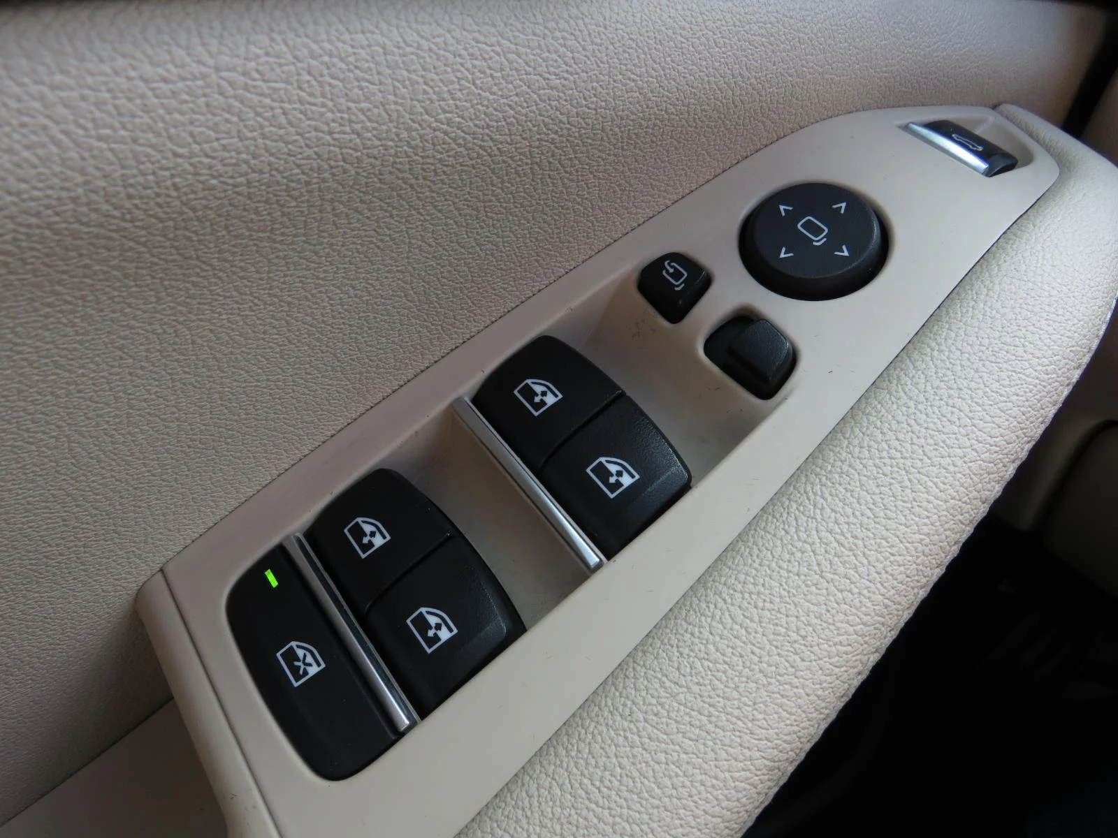 Used 2022 Sparkling Brown M BMW xDrive45e image 32