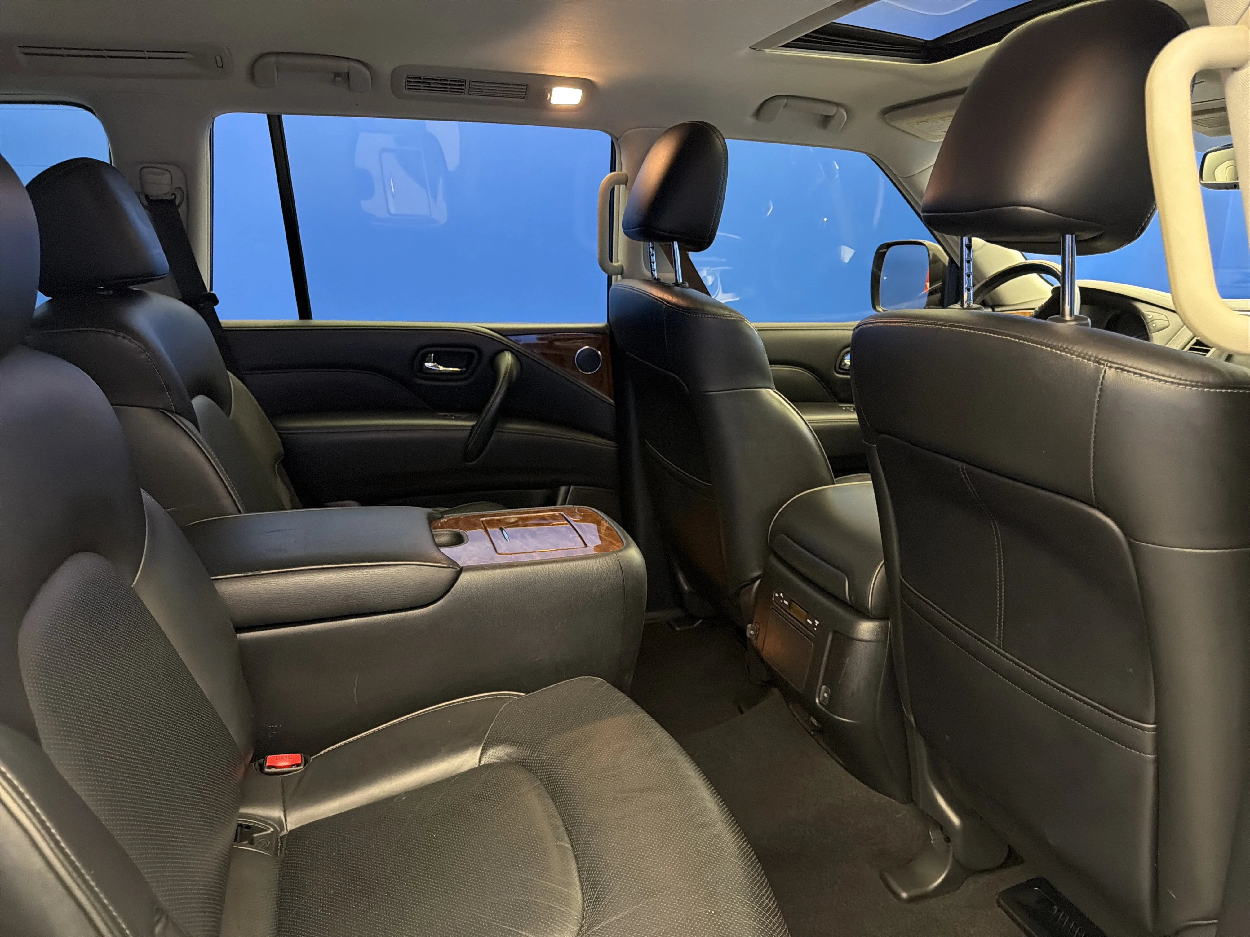 Used 2019 Liquid Platinum INFINITI LUXE image 26