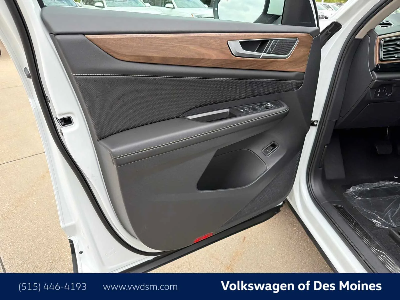 New 2026 Opal White Pearl Volkswagen 2.0T SE w/Technology image 23