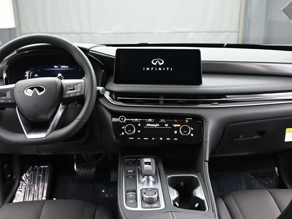 Used 2026 White INFINITI LUXE image 18