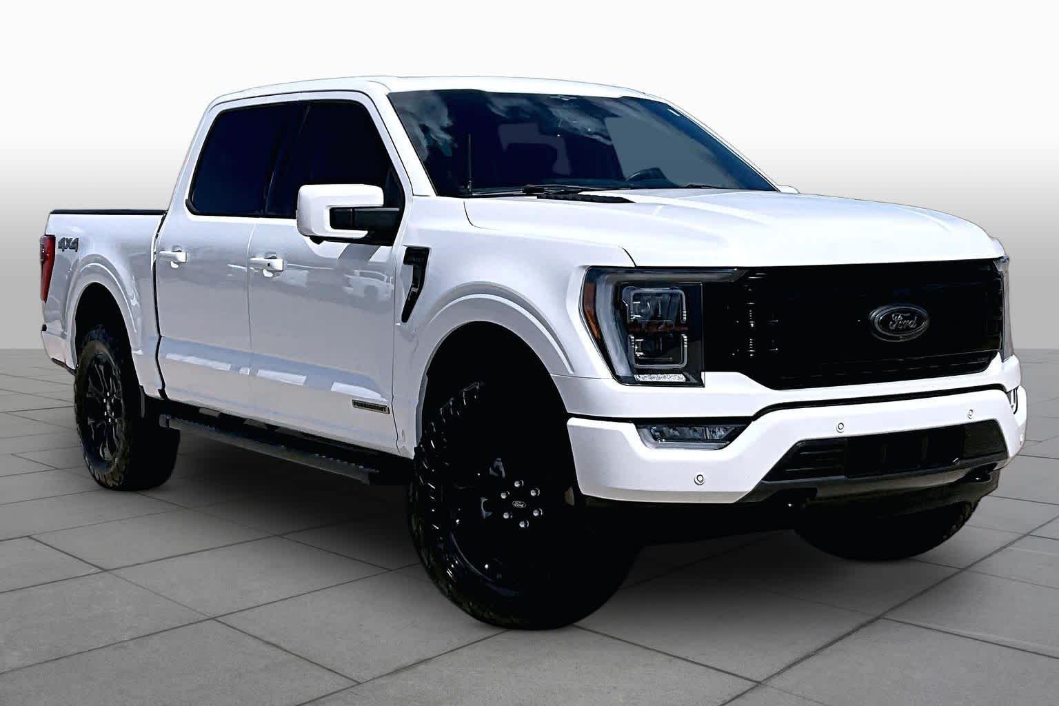 Used 2023 Star White Metallic Tri-Coat Ford LARIAT image 3