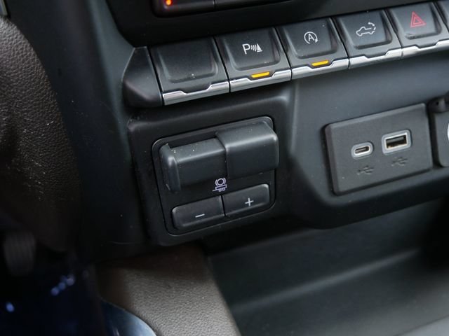 Used 2020 SUMMIT WHITE Chevrolet LTZ image 27