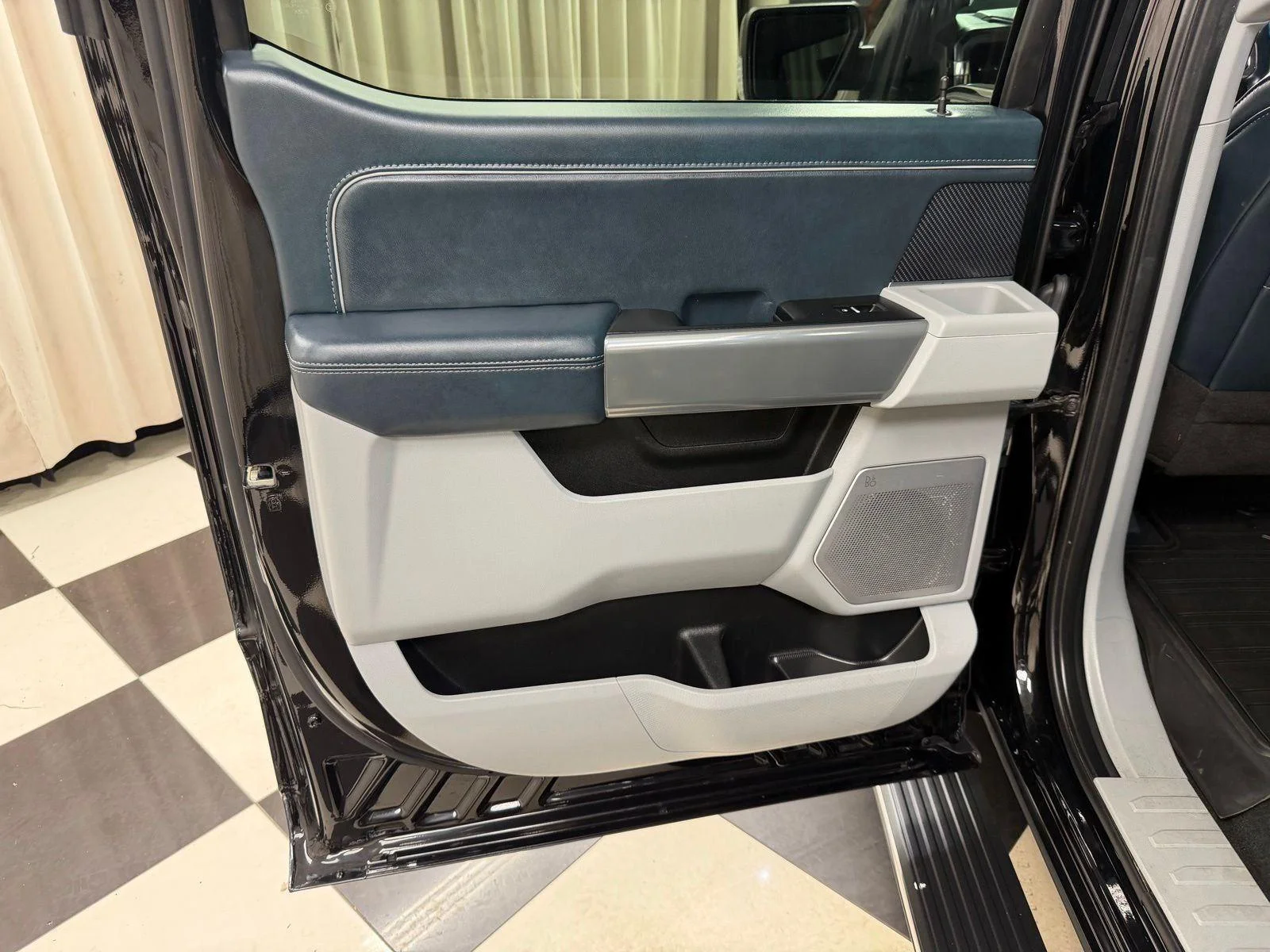 Used 2023 Agate Black Metallic Ford Limited image 24