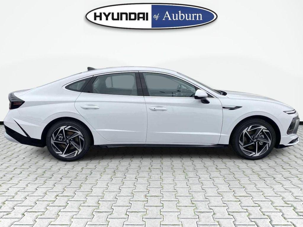New 2026 White Hyundai SEL Sport image 4