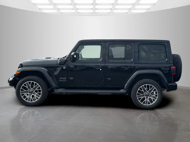 Certified Used 2023 Black Jeep High Altitude 4xe image 4