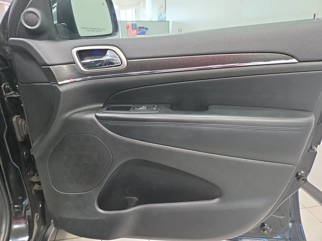 Used 2018 Black Jeep Limited image 20