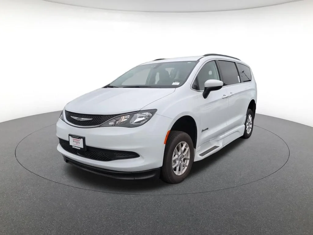 Used 2021 White Chrysler LXI image 2