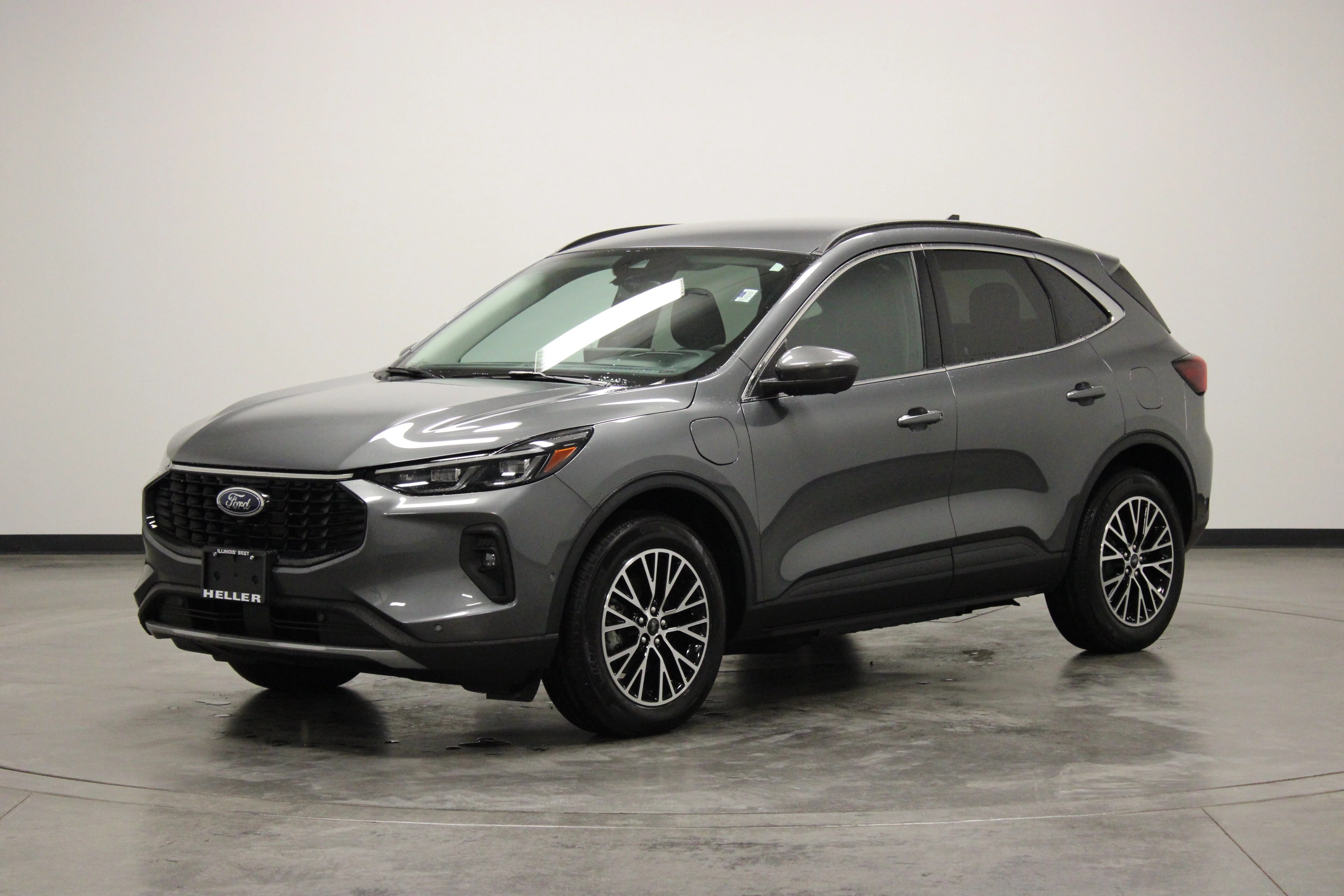 Used 2023 Gray Metallic Ford PHEV image 4