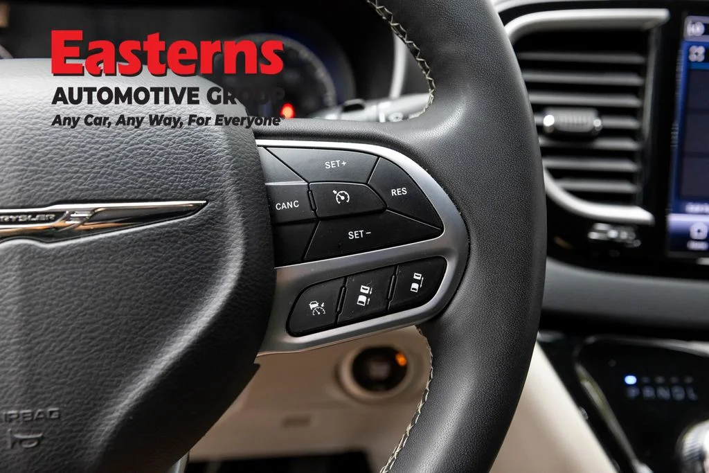 Used 2024 Silver Chrysler Touring L image 16