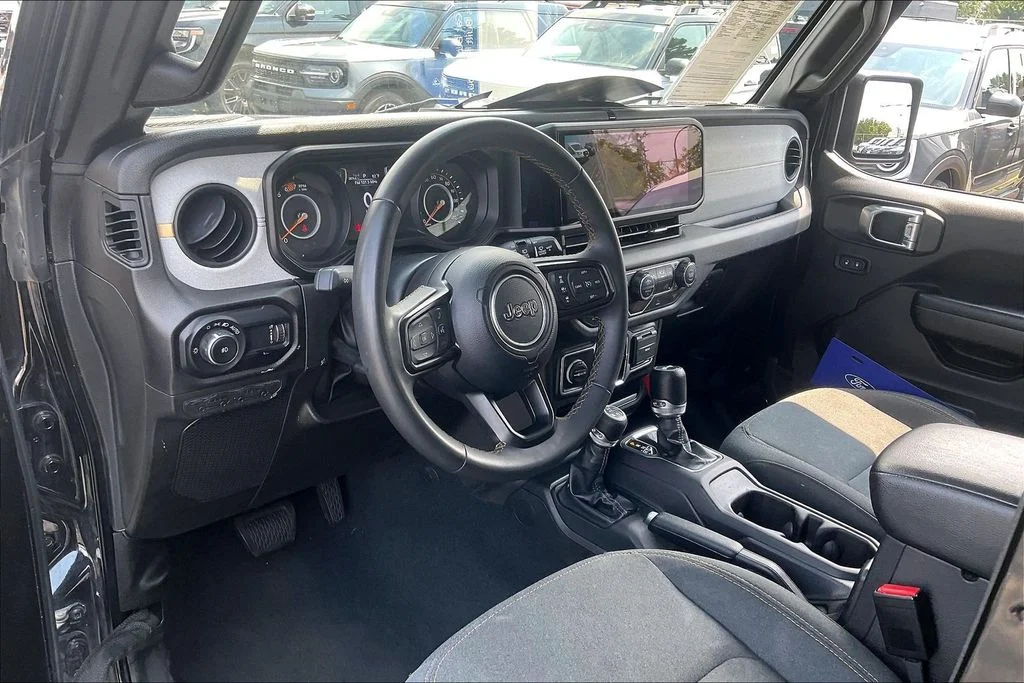 Used 2024 Black Jeep Sport S image 13