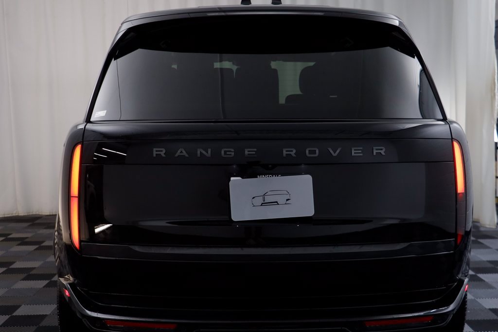 New 2026 Santorini Black LAND ROVER SE LWB 7-Seats / V8 image 19