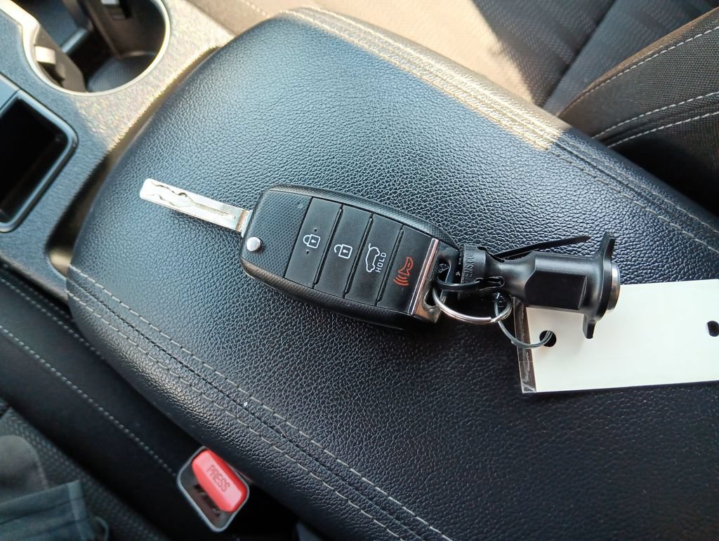 Used 2017 Mineral Silver Kia LX image 28