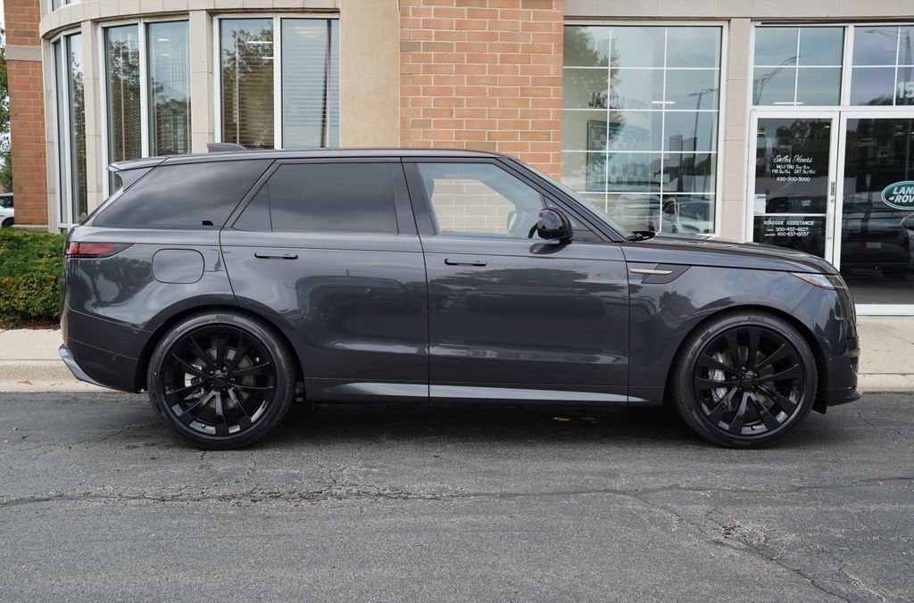 New 2026 Carpathian Grey Land Rover Dynamic SE image 7