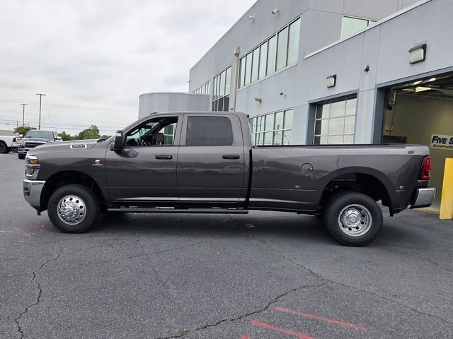 New 2026 Granite Crystal Metallic Clear-Coat Exterior Paint RAM Tradesman image 4
