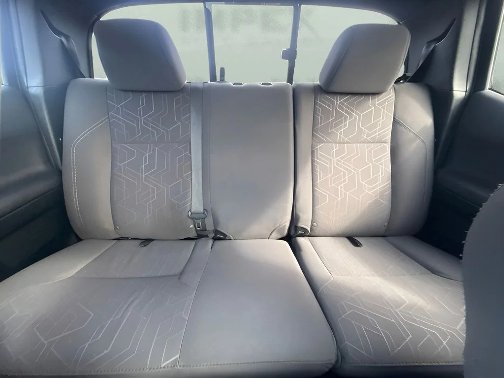 Used 2016  Toyota SR5 image 7