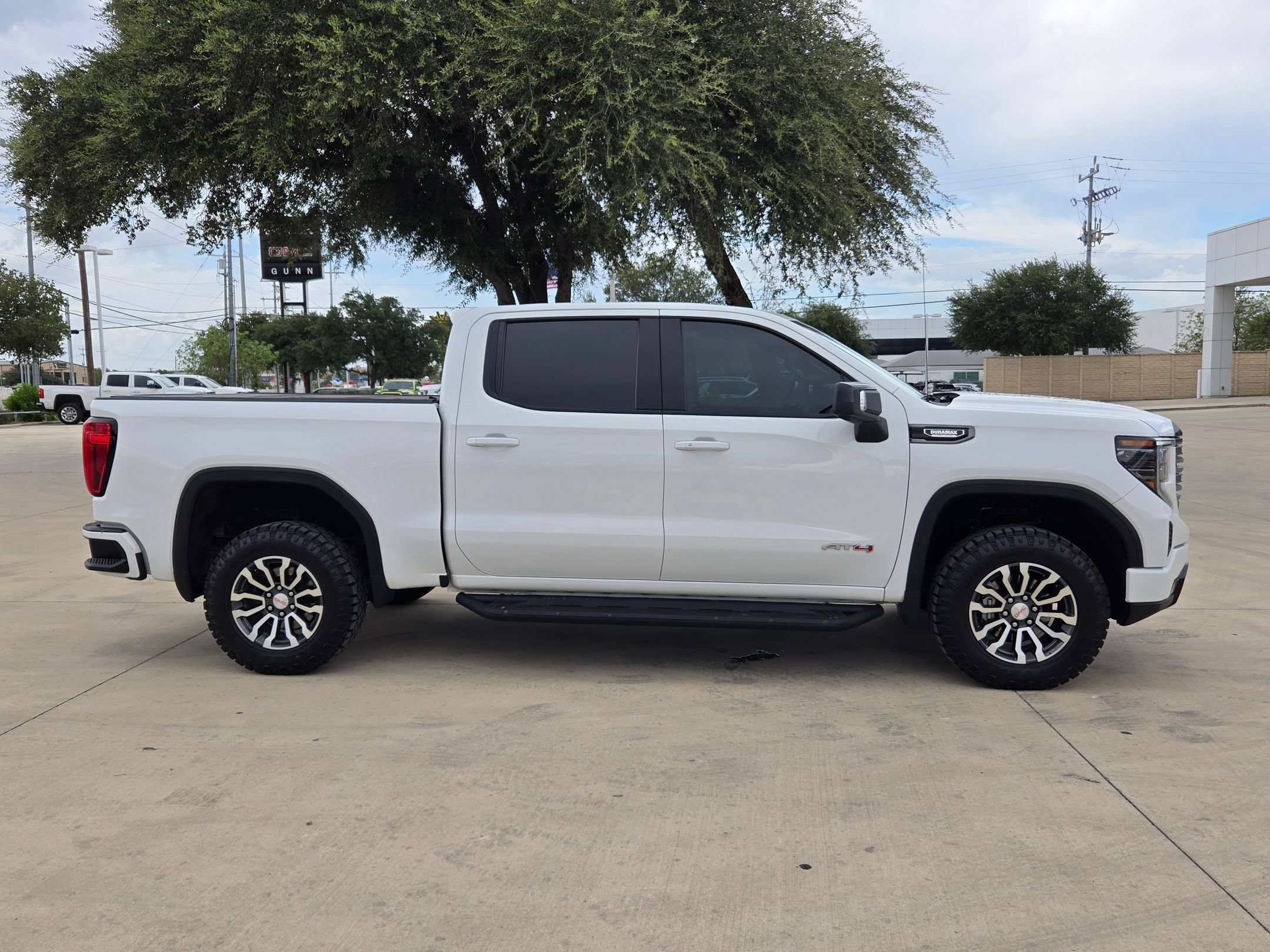2022 GMC Sierra 1500 AT4 - Photo 9