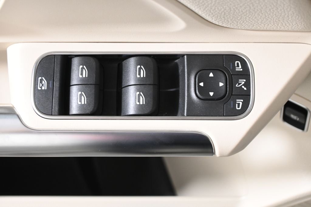 Used 2023 Mountain Gray Metallic Mercedes-Benz GLA 250 image 27
