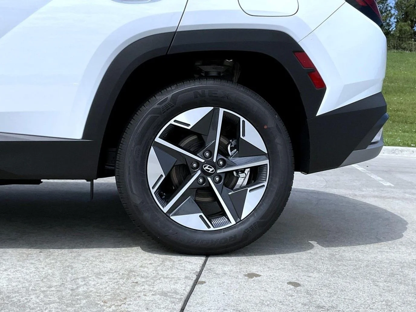 New 2026 White Hyundai SEL image 23