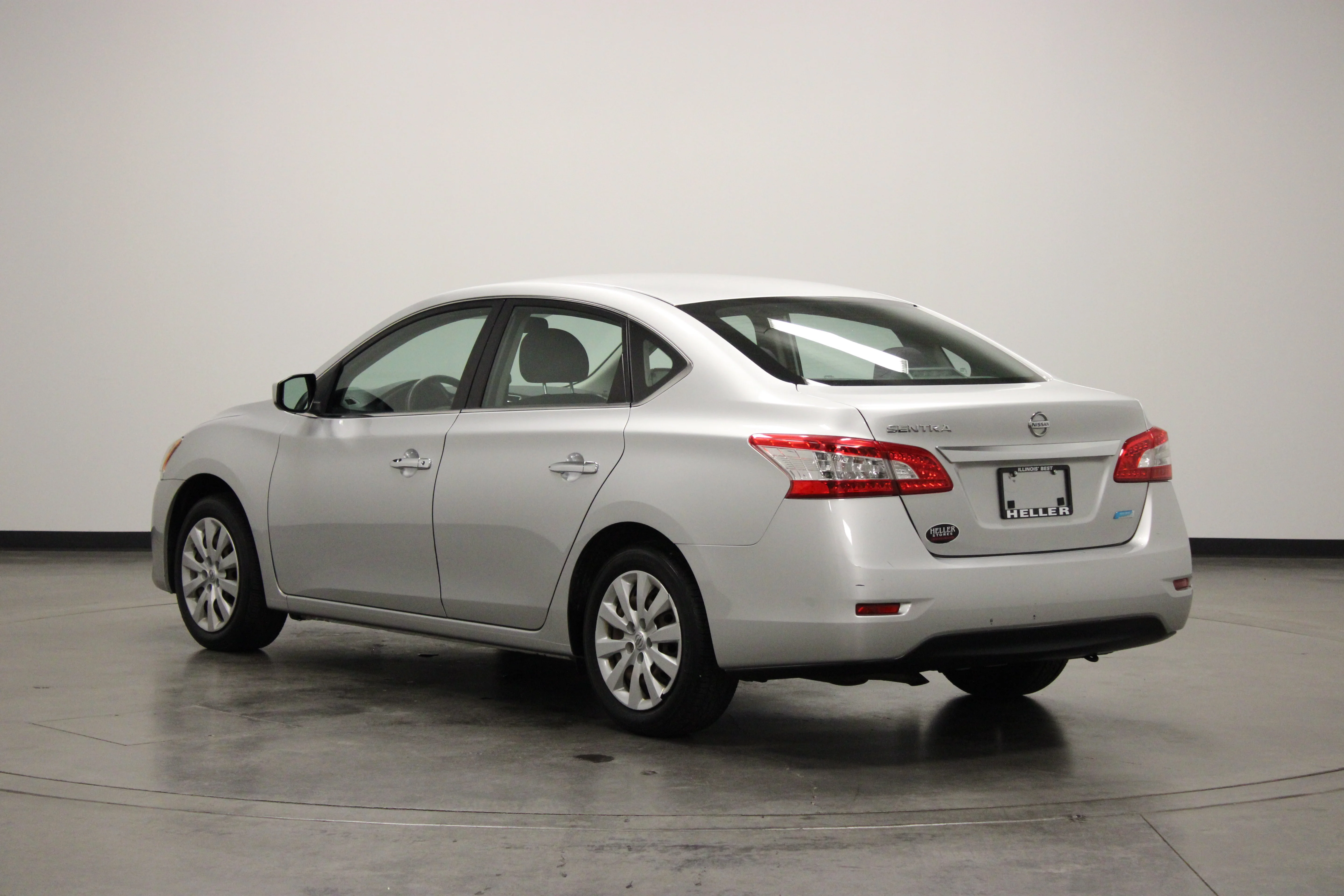 Used 2014 Brilliant Silver Nissan S image 6
