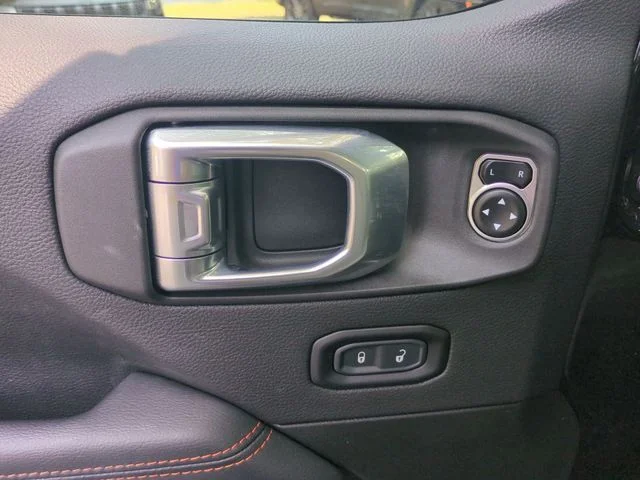 Used 2023 Black Jeep Mojave image 13