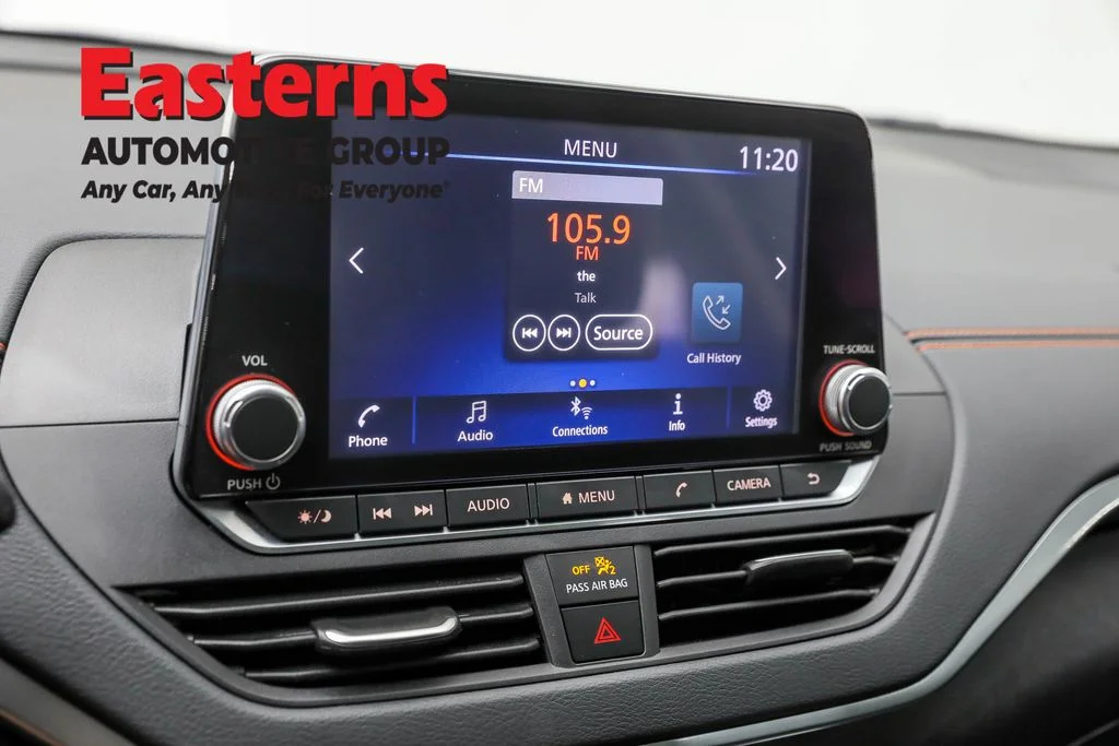Used 2020 Black Nissan 2.5 SR image 18