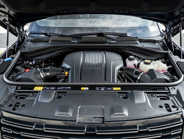 New 2026 Santorini Black Land Rover SE image 32