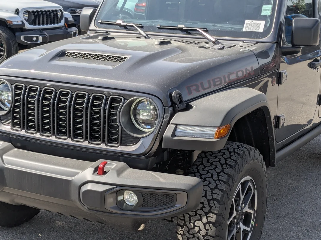 New 2026 Grey Jeep Rubicon - - 4x4 - Nappa Leather - Freedom Top Hardtop - 8- Speed Auto - Remote Start & More! image 10