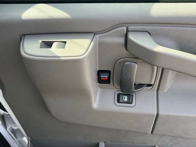2025 Chevrolet Express Cargo Work Van - Photo 14