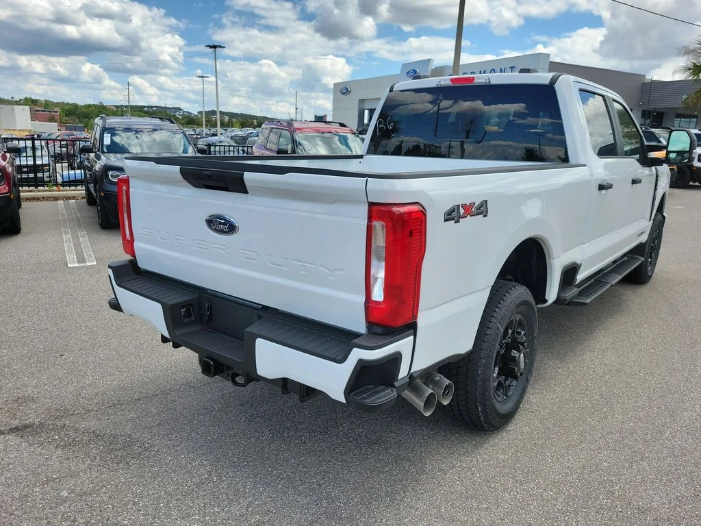New 2026 Oxford White Ford F-350® XL image 5