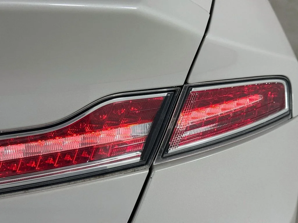 Used 2019 Pearl Metallic Lincoln Reserve image 33