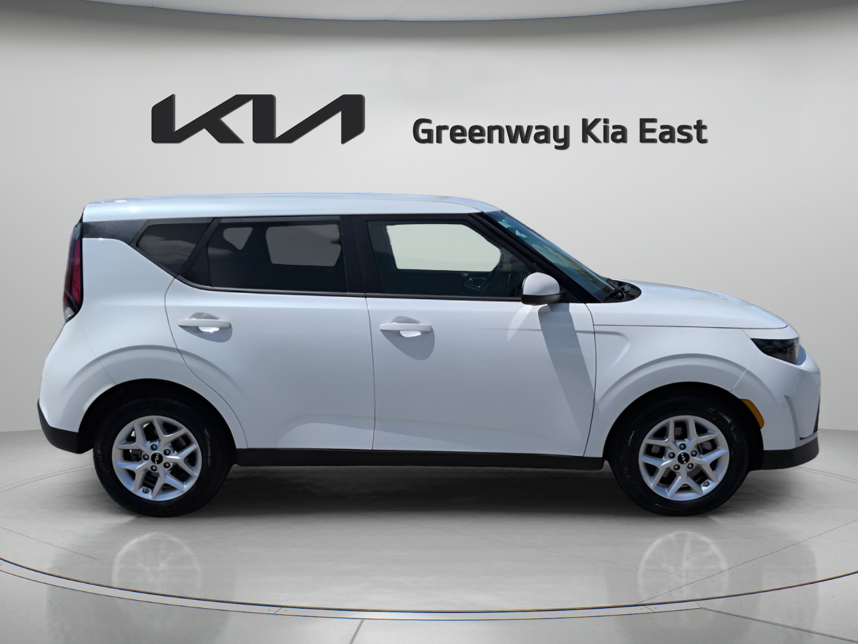 Certified Used 2023 Snow White Pearl Kia LX image 5