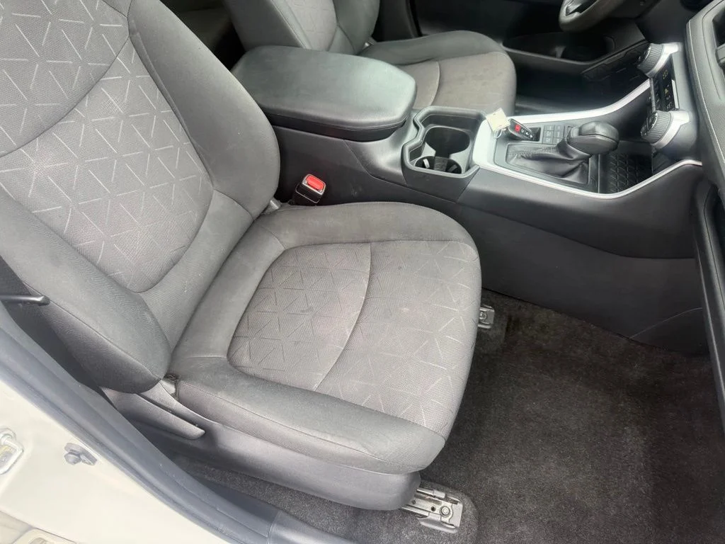 Used 2019 White Toyota XLE image 48