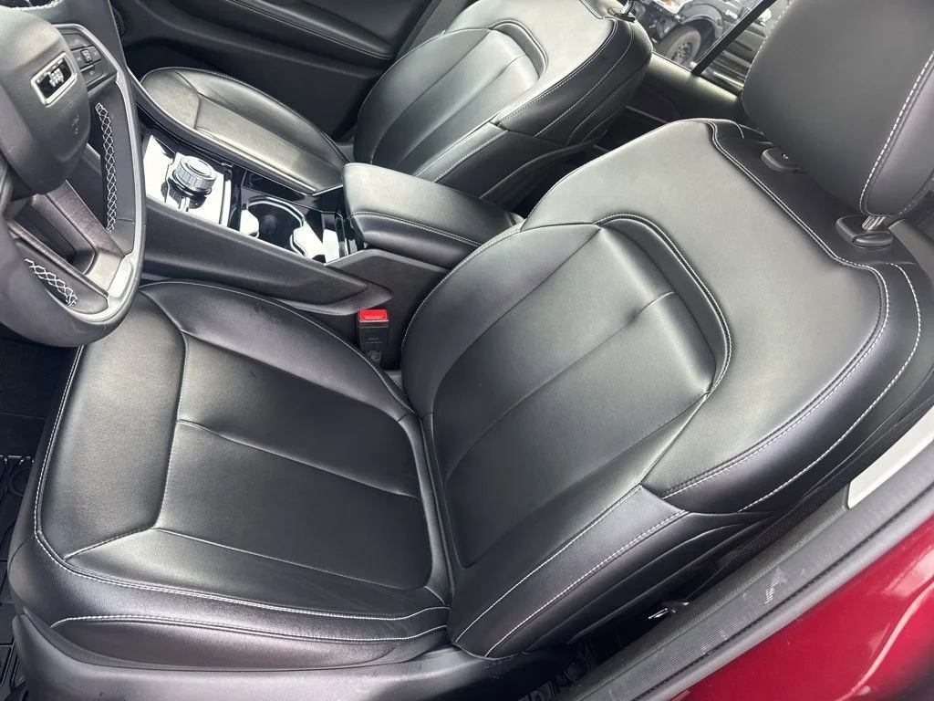 Used 2023 Red Jeep Limited image 8