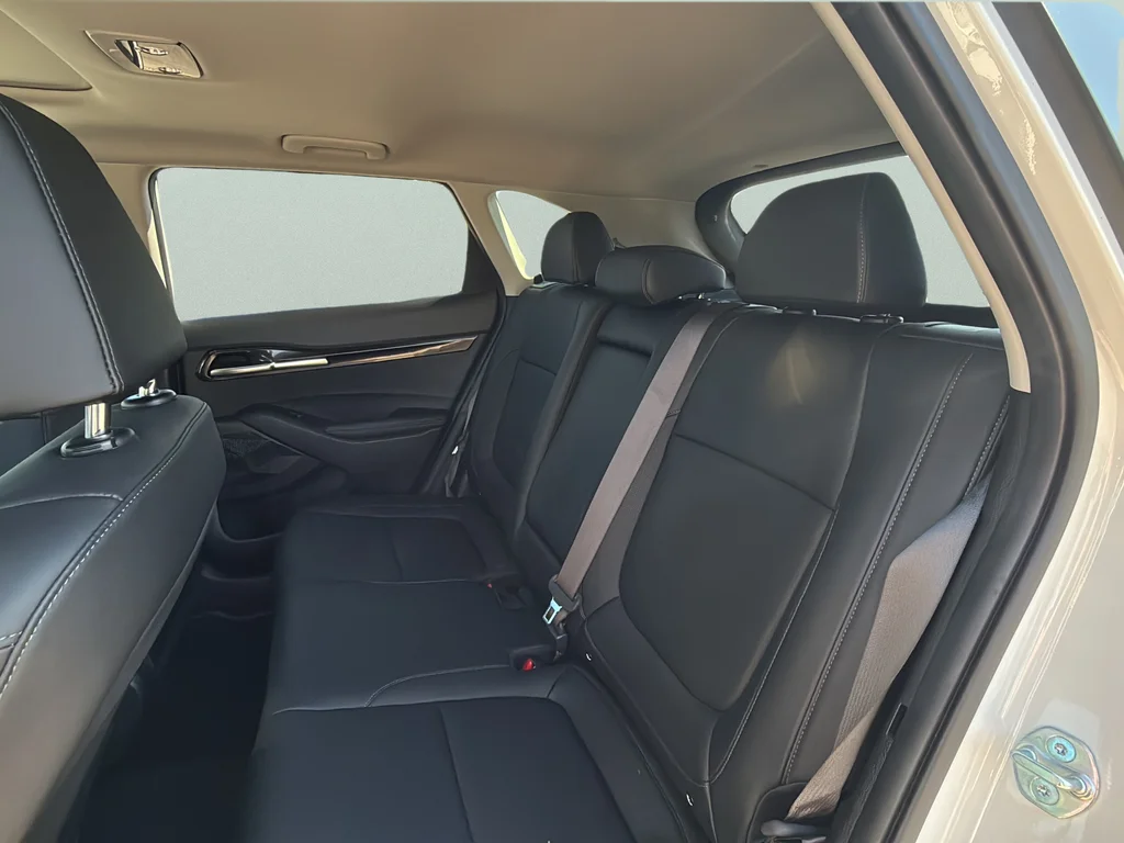 Certified Used 2024 Snow White Pearl Kia SX image 28