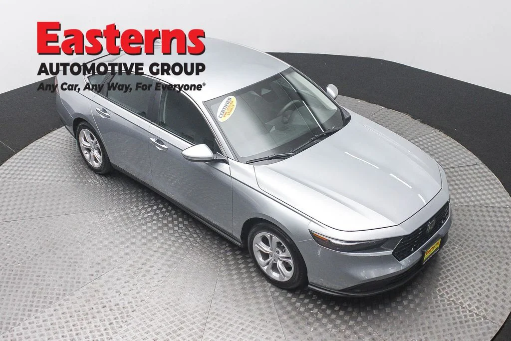 Used 2025 Silver Honda LX image 3