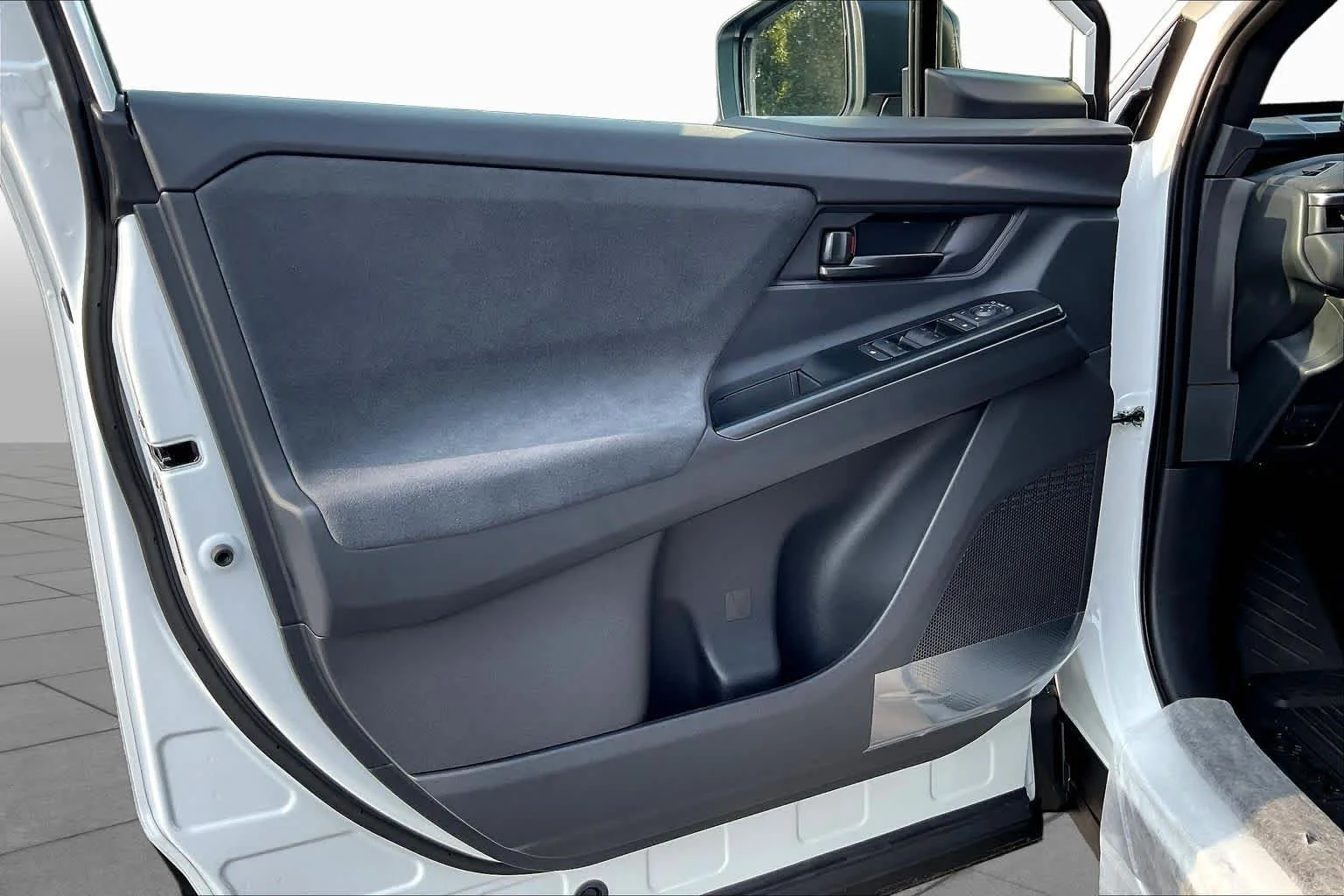 New 2026 Wind Chill Pearl Toyota SE image 10