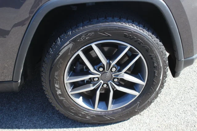 Used 2020 Gray Jeep Limited image 36