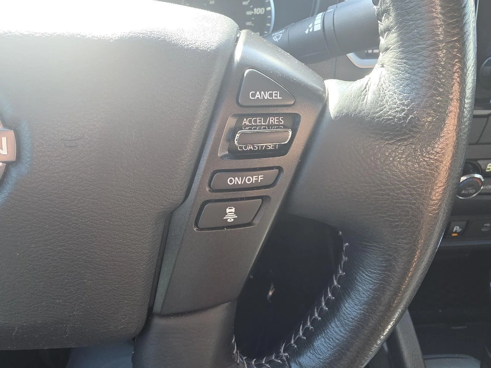 Used 2023 Gray-Samuel Nissan SV image 7