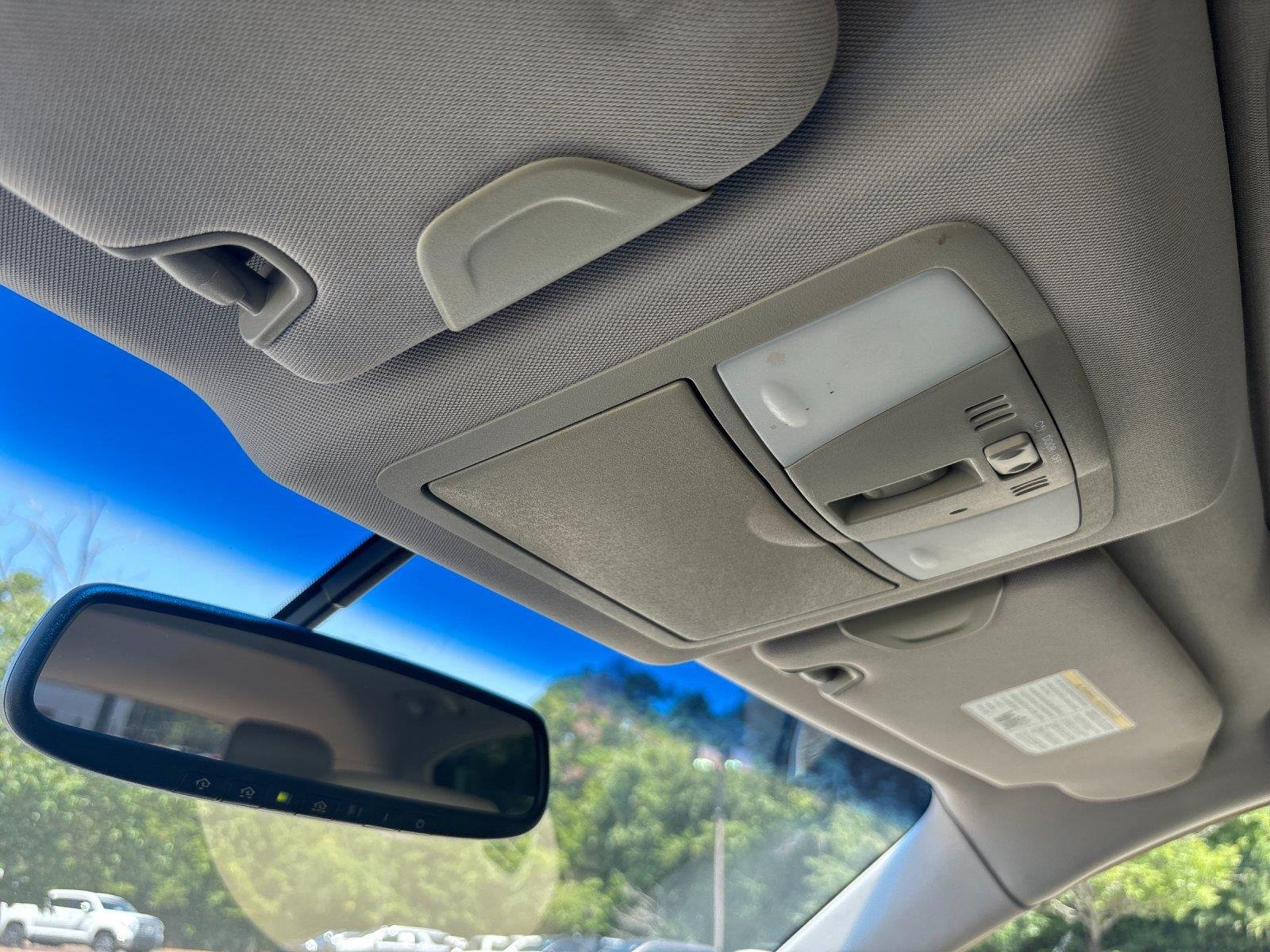 Used 2013 Moonlight White INFINITI Base image 30