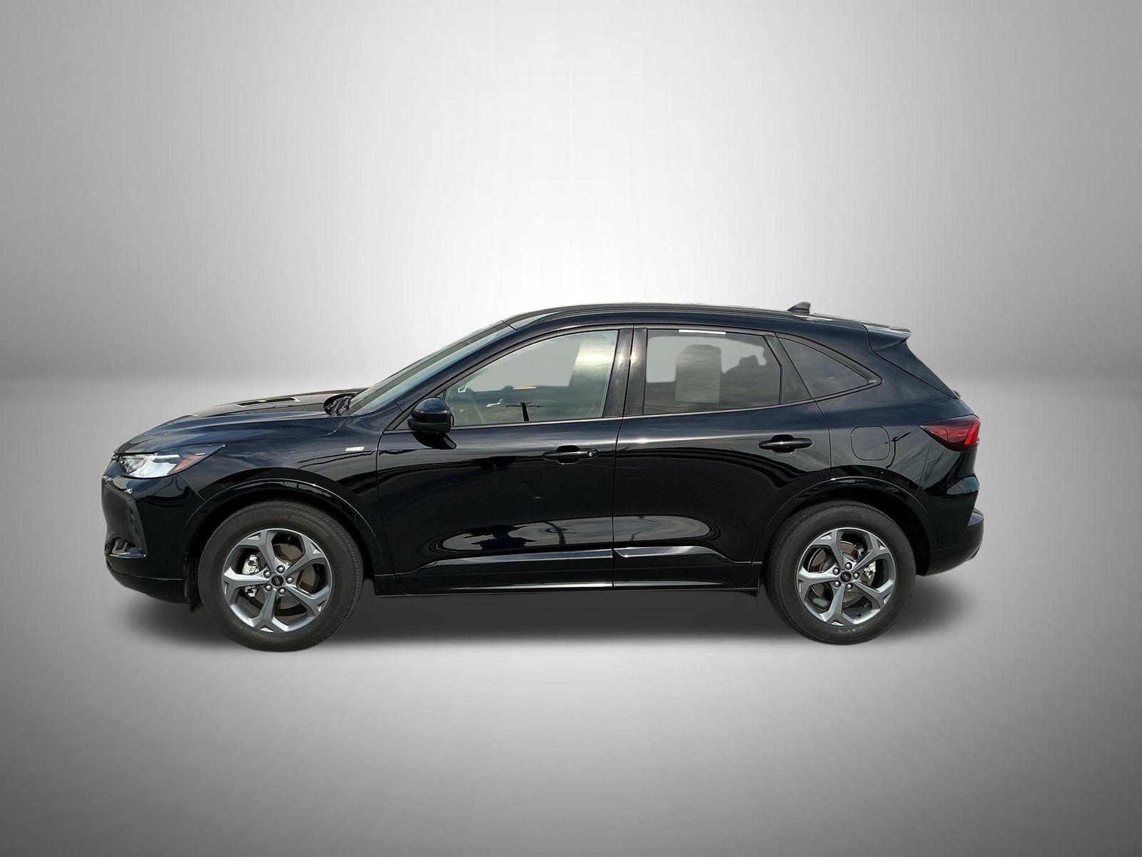 Used 2023 Agate Black Metallic Ford ST-Line Select image 2