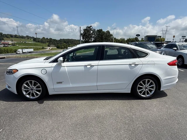 Pre-Owned 2017 Ford Fusion Energi SE Luxury FWD 4 Door Sedan