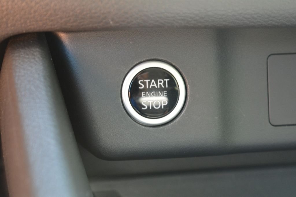 Used 2023 Blue Nissan S image 14