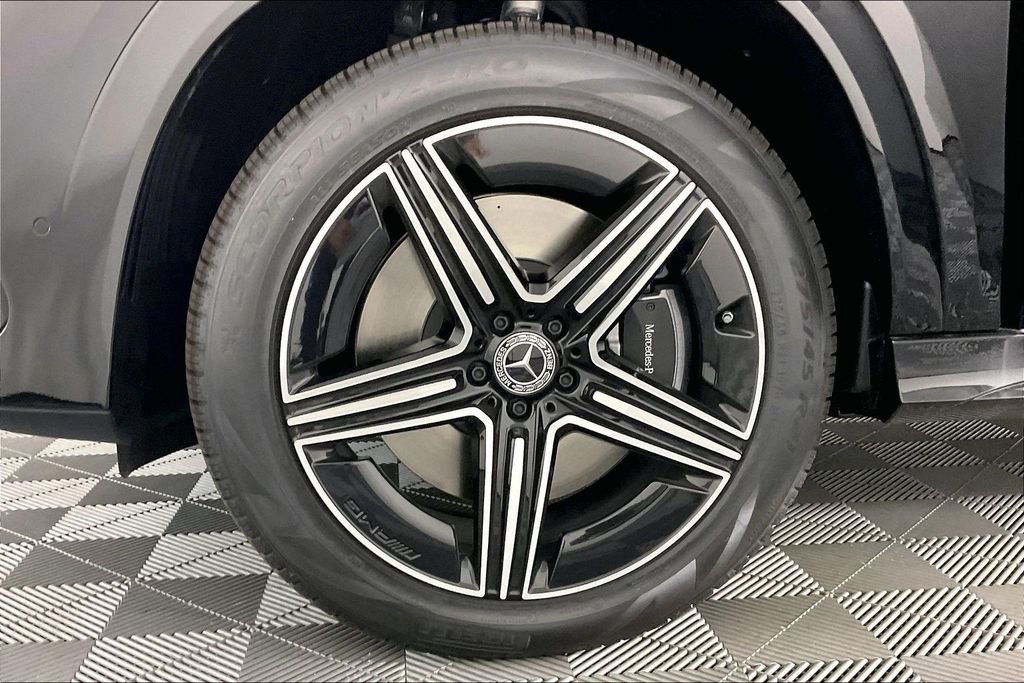 New 2027 Obsidian Black Metallic Mercedes-Benz GLE 450 image 11