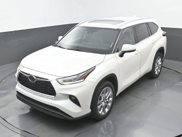 Used 2020 Blizzard Pearl Toyota Limited image 16