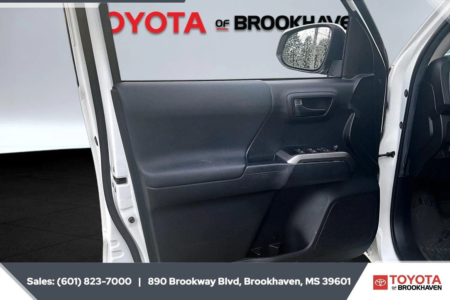 Used 2023 Ice Cap Toyota SR image 17