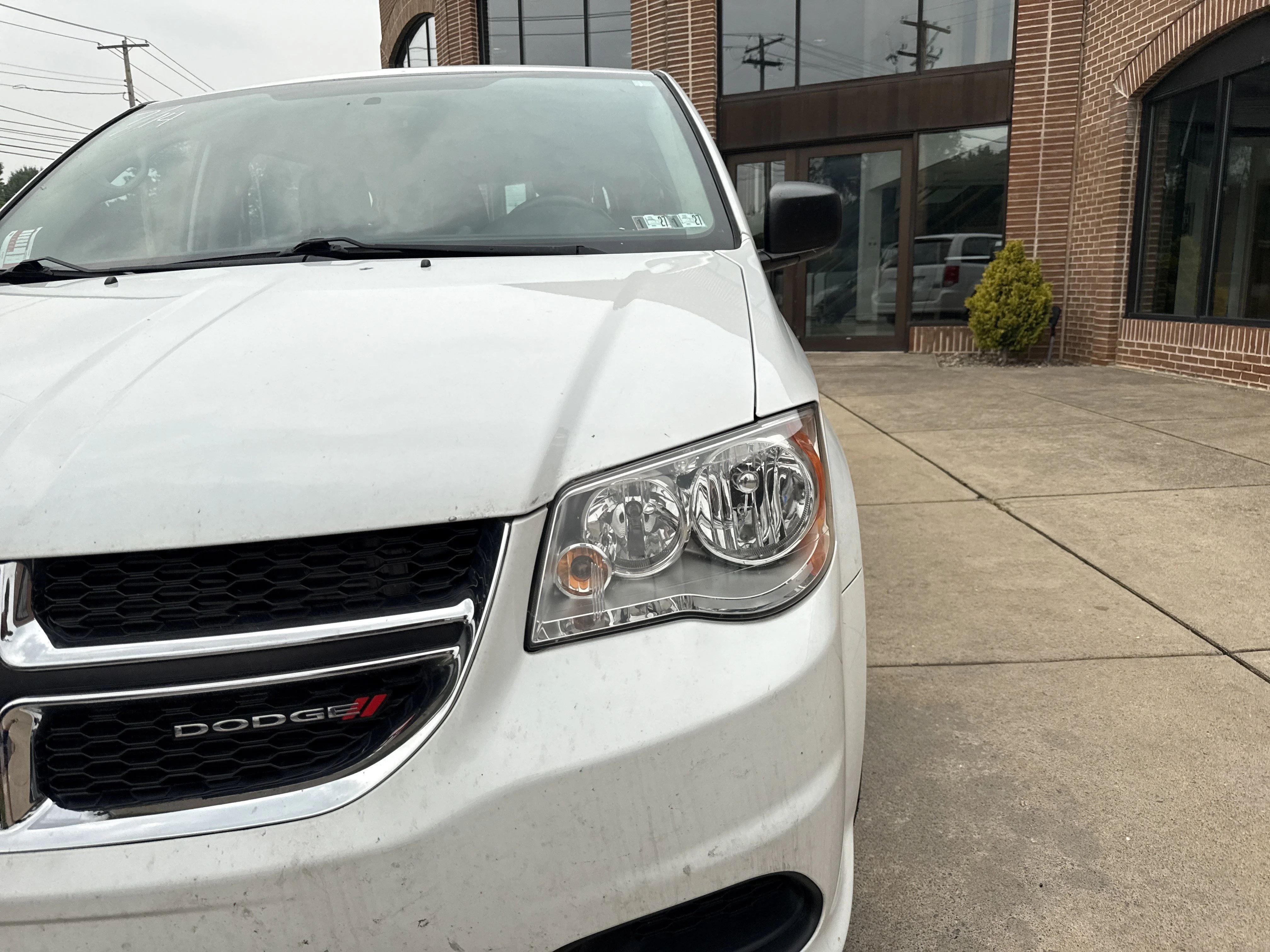 Used 2016 Bright White Clearcoat Dodge American Value Pkg image 9