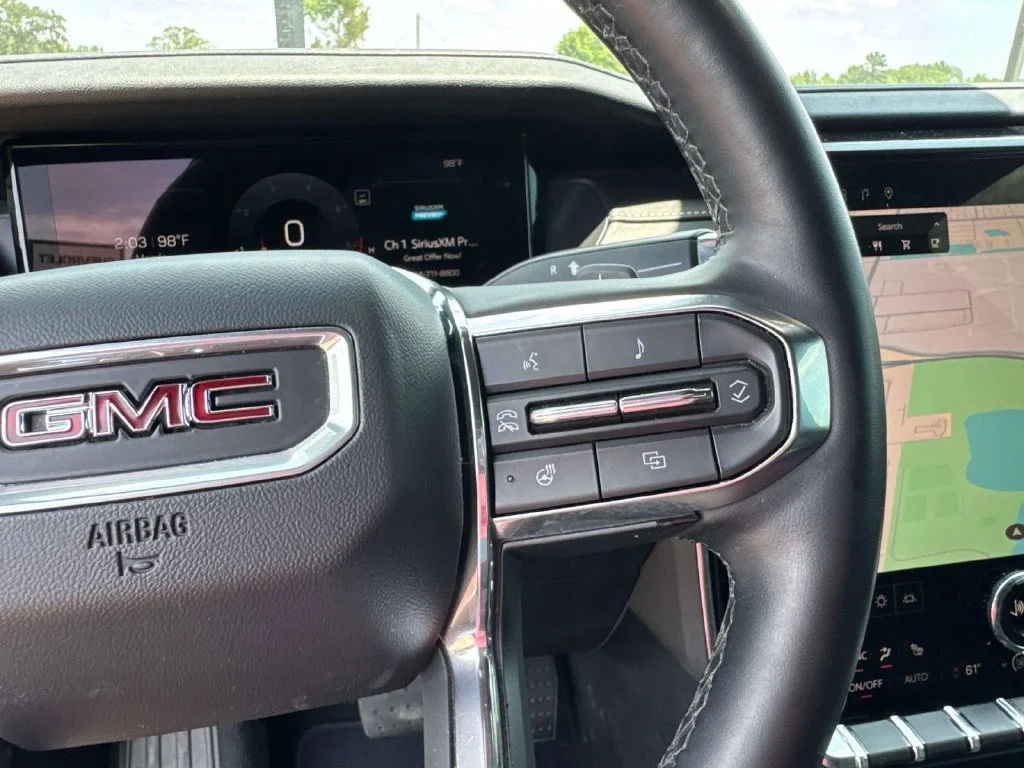 Used 2025 White GMC Elevation image 32