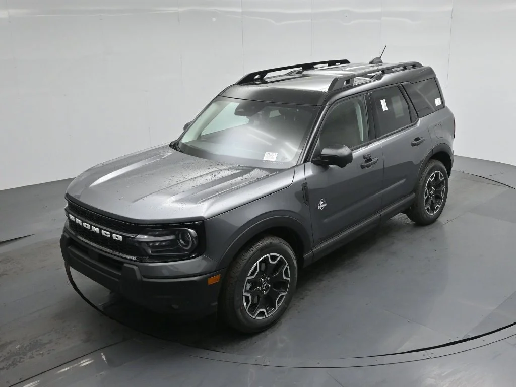 New 2026 Carbonized Gray Metallic Ford Outer Banks image 34