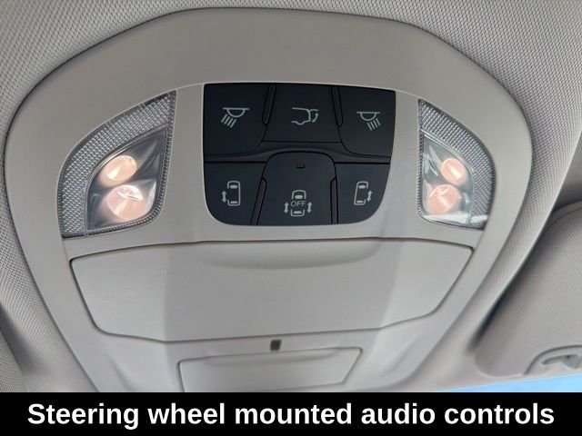 Used 2017 White Chrysler Touring L image 16