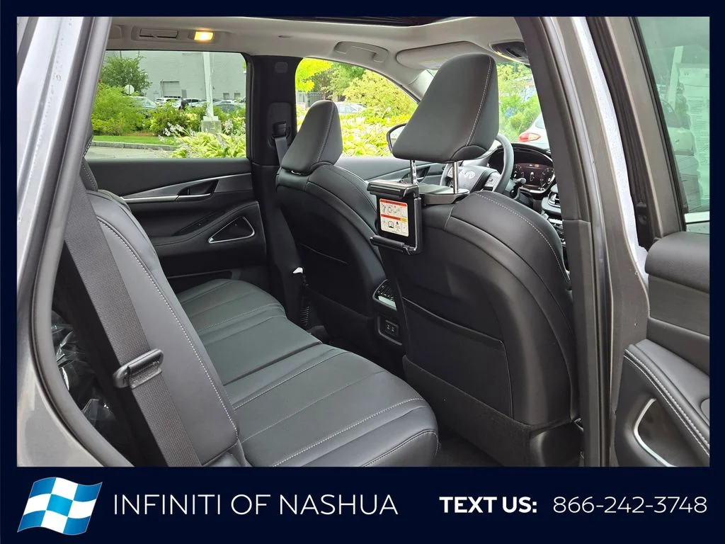 New 2027 GRAPHITE SHADOW INFINITI Luxe AWD image 18